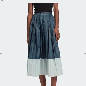 NWT Adidas Originals Pleated Tulle Skirt Women’s Medium Blue